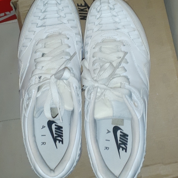 Shoes - Picture 1 of 4